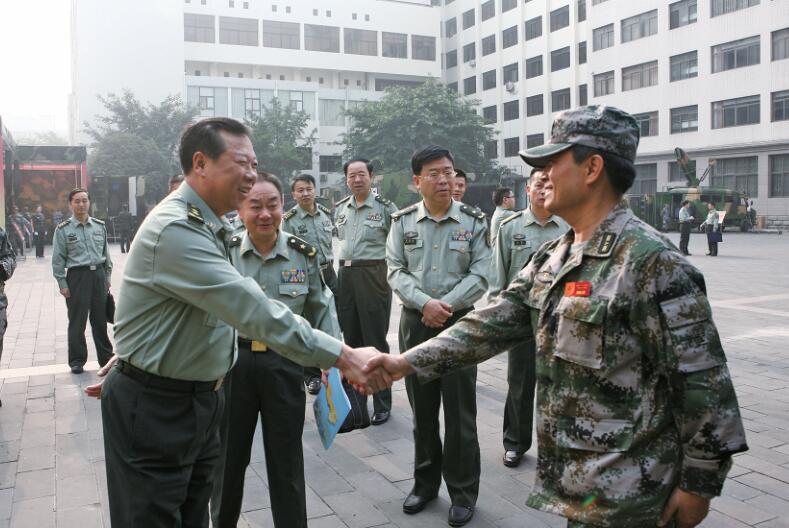 2010年10月7日，時任成都軍區副司令員(yuán)、現任中(zhōng)央軍委聯合參謀部總參謀長李作成視察天波分(fēn)隊